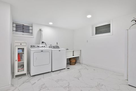 Photo 33 at 121 Roxborough Drive, Moore Park, Toronto