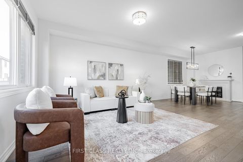 Photo 11 at 38 Hewison Avenue, Rural Richmond Hill, Richmond Hill