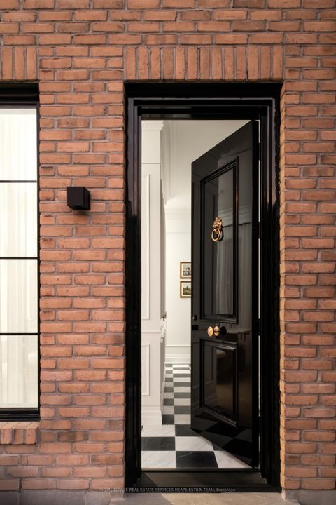 Photo 2 at 23 Lippincott Street, Chinatown, Toronto