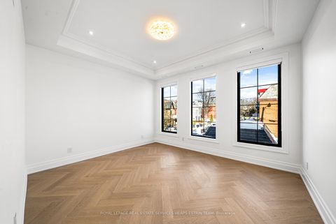 Photo 23 at 23 Lippincott Street, Chinatown, Toronto