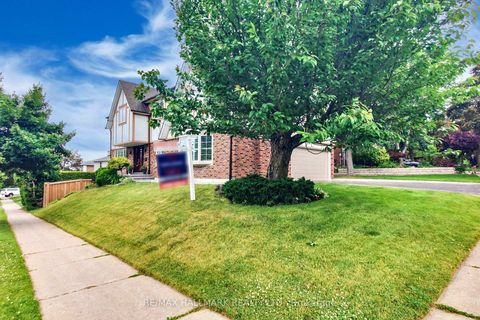 Photo 1 at 2 Butterfield Drive, Donalda, Toronto