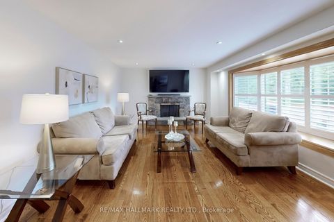 Photo 5 at 2 Butterfield Drive, Donalda, Toronto