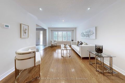 Photo 7 at 2 Butterfield Drive, Donalda, Toronto