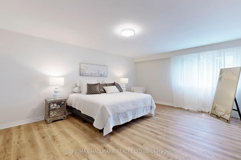 Photo 18 at 2 Butterfield Drive, Donalda, Toronto