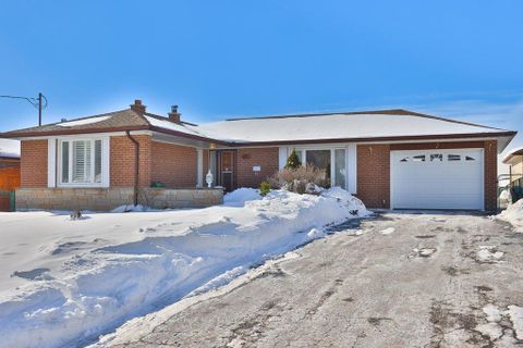 Photo 1 at 7 Roseglen Crescent, Jane Heights, Toronto