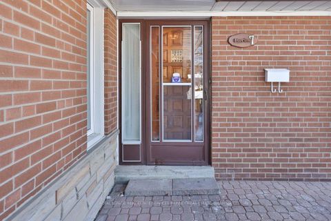 Photo 4 at 7 Roseglen Crescent, Jane Heights, Toronto