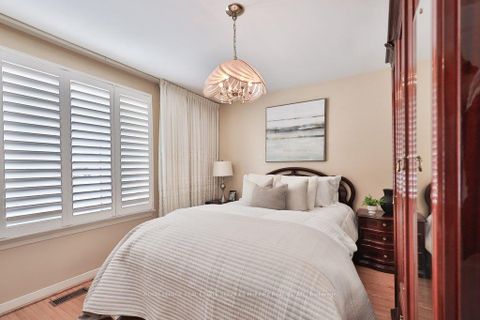 Photo 18 at 7 Roseglen Crescent, Jane Heights, Toronto
