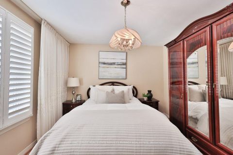 Photo 19 at 7 Roseglen Crescent, Jane Heights, Toronto