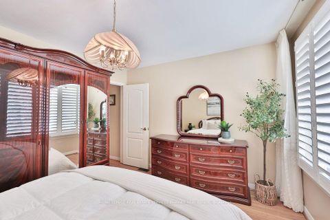 Photo 20 at 7 Roseglen Crescent, Jane Heights, Toronto