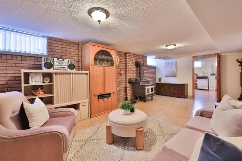 Photo 31 at 7 Roseglen Crescent, Jane Heights, Toronto