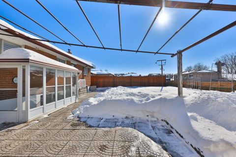 Photo 36 at 7 Roseglen Crescent, Jane Heights, Toronto