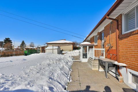 Photo 37 at 7 Roseglen Crescent, Jane Heights, Toronto