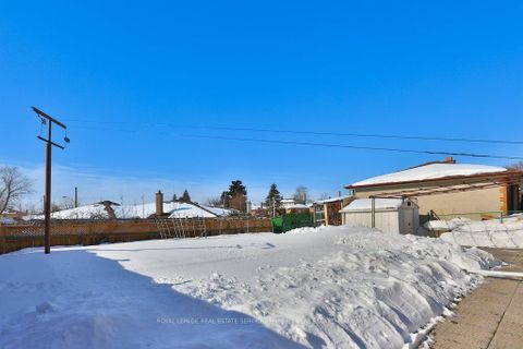 Photo 38 at 7 Roseglen Crescent, Jane Heights, Toronto