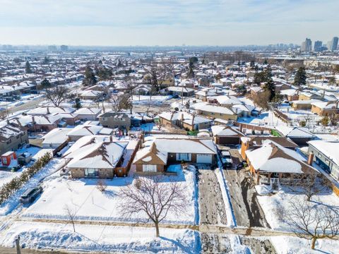 Photo 42 at 7 Roseglen Crescent, Jane Heights, Toronto