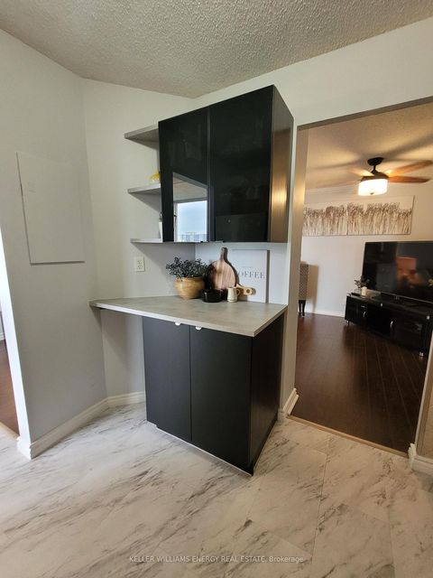 Photo 12 at 1606 - 41 Markbrook Lane, Jamestown, Toronto