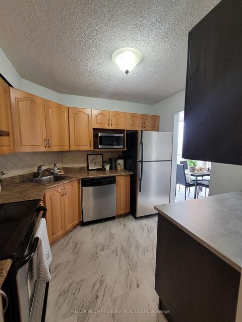 Photo 13 at 1606 - 41 Markbrook Lane, Jamestown, Toronto