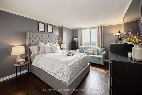 Photo 16 at 1606 - 41 Markbrook Lane, Jamestown, Toronto