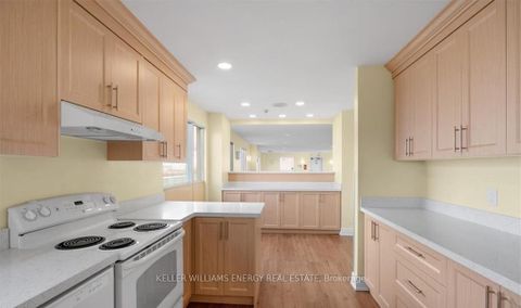 Photo 39 at 1606 - 41 Markbrook Lane, Jamestown, Toronto