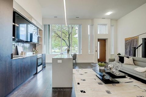 Photo 4 at TH107 - 6 Parkwood Avenue, Casa Loma, Toronto