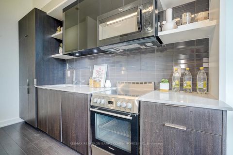 Photo 7 at TH107 - 6 Parkwood Avenue, Casa Loma, Toronto