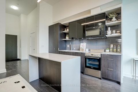 Photo 9 at TH107 - 6 Parkwood Avenue, Casa Loma, Toronto