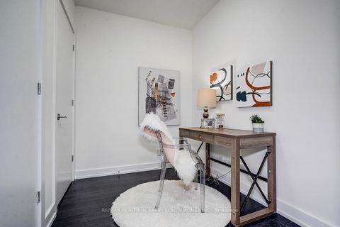 Photo 11 at TH107 - 6 Parkwood Avenue, Casa Loma, Toronto