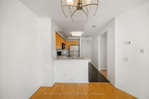 Photo 11 at 1605 - 30 Harrison Garden Boulevard, Willowdale East, Toronto