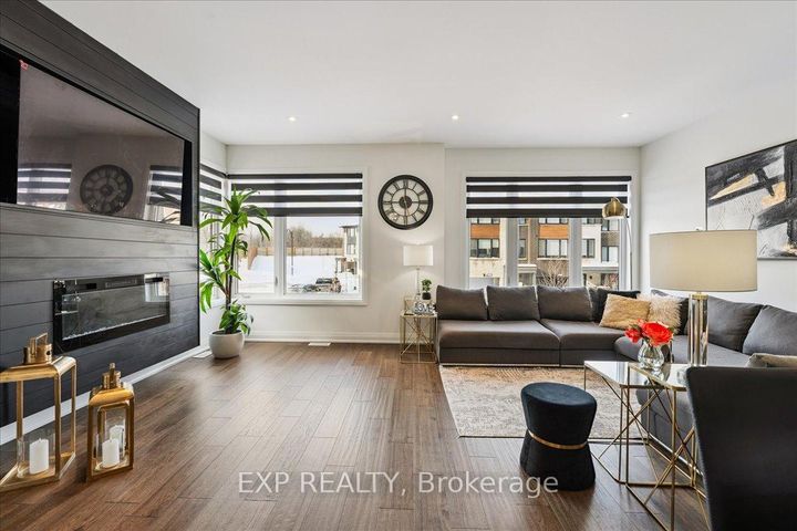 Photo 2 at 29 Briar Court, Georgetown, Halton Hills