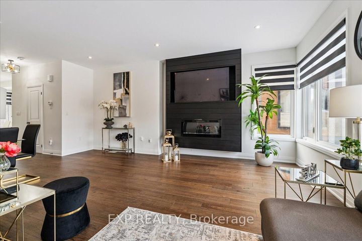 Photo 4 at 29 Briar Court, Georgetown, Halton Hills