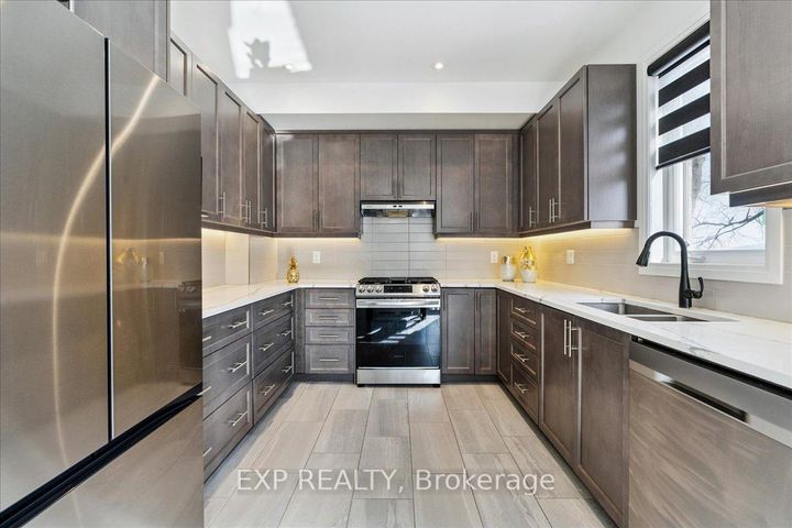 Photo 10 at 29 Briar Court, Georgetown, Halton Hills