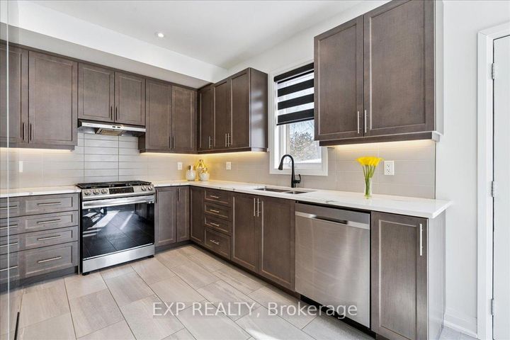 Photo 11 at 29 Briar Court, Georgetown, Halton Hills