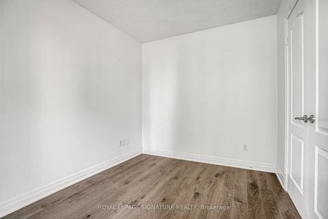 Photo 12 at 802 - 188 Doris Avenue, Willowdale East, Toronto