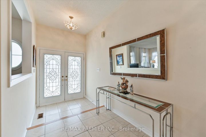 Photo 2 at 10 Leparc Road, Vales of Castlemore North, Brampton