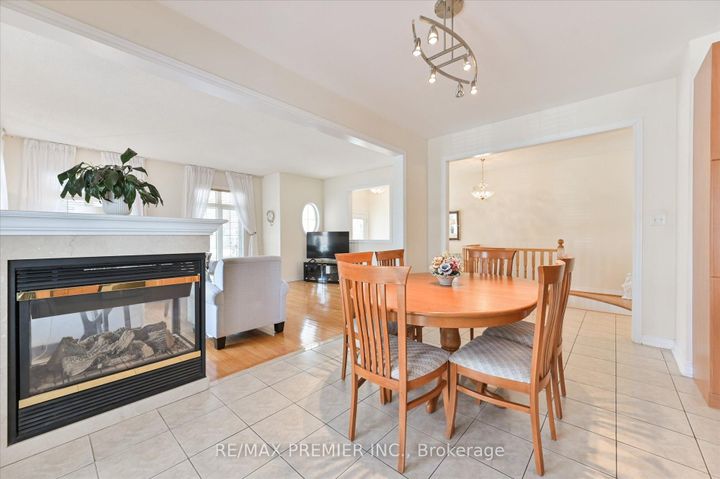 Photo 5 at 10 Leparc Road, Vales of Castlemore North, Brampton