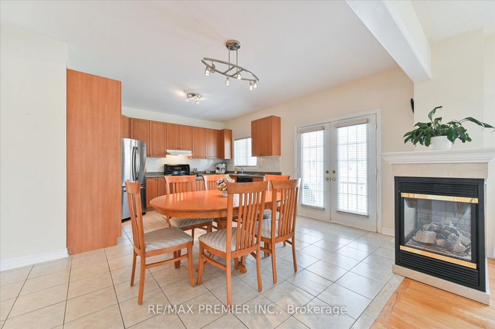 Photo 10 at 10 Leparc Road, Vales of Castlemore North, Brampton