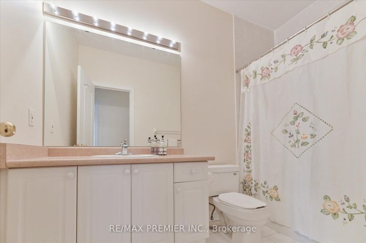 Photo 19 at 10 Leparc Road, Vales of Castlemore North, Brampton