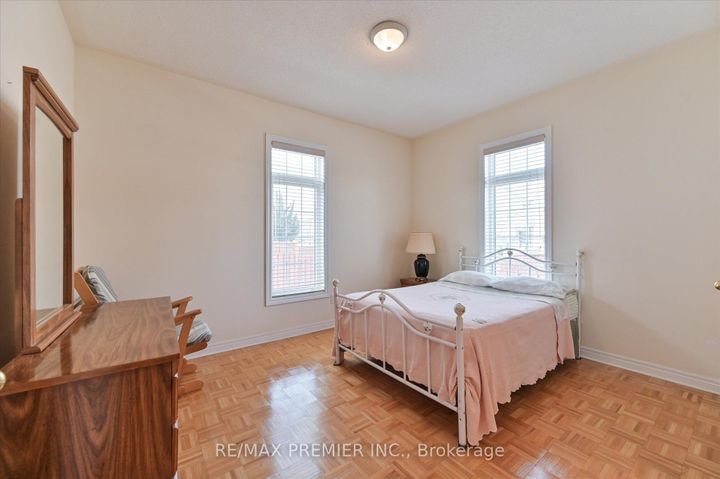 Photo 20 at 10 Leparc Road, Vales of Castlemore North, Brampton