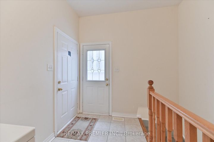 Photo 23 at 10 Leparc Road, Vales of Castlemore North, Brampton