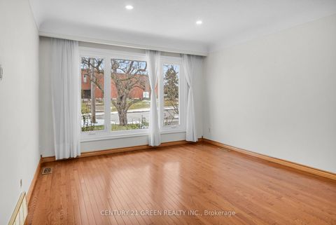 Photo 4 at 68 Athabasca Street, Donevan, Oshawa