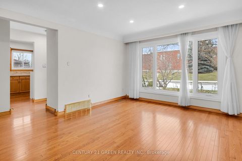 Photo 5 at 68 Athabasca Street, Donevan, Oshawa