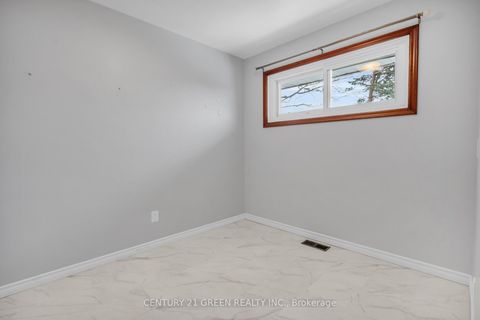 Photo 6 at 68 Athabasca Street, Donevan, Oshawa