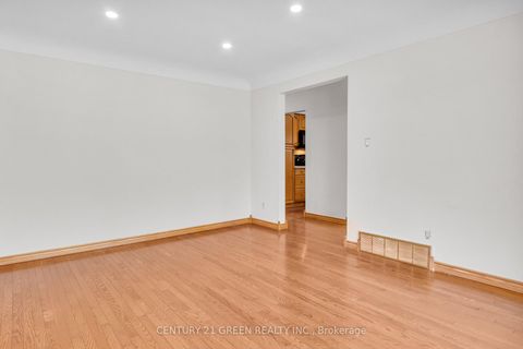 Photo 15 at 68 Athabasca Street, Donevan, Oshawa