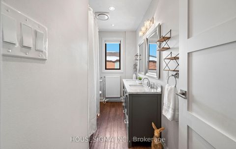 Photo 29 at 4 Parker Avenue, Queensway, Toronto