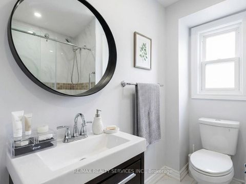 Photo 5 at 43 Harding Avenue, Amesbury, Toronto