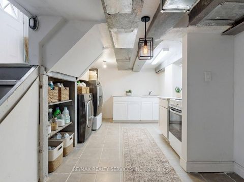 Photo 8 at 43 Harding Avenue, Amesbury, Toronto