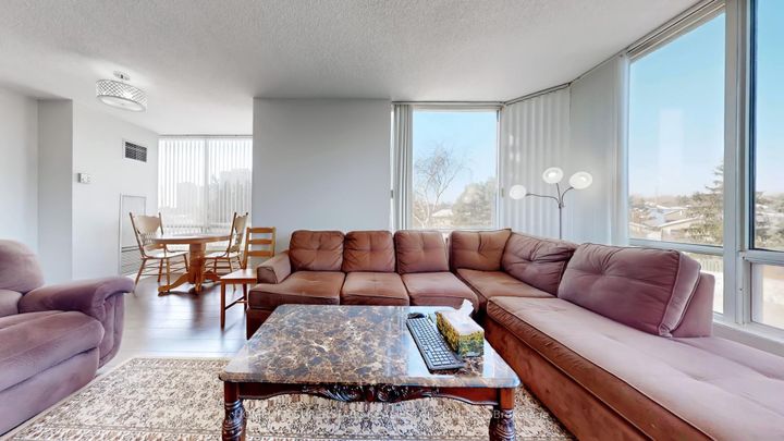 Photo 8 at #301 - 26 Hanover Road, Queen Street Corridor, Brampton