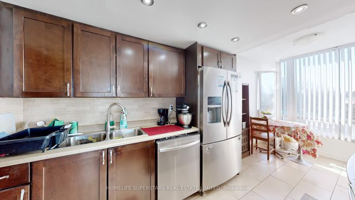 Photo 11 at #301 - 26 Hanover Road, Queen Street Corridor, Brampton