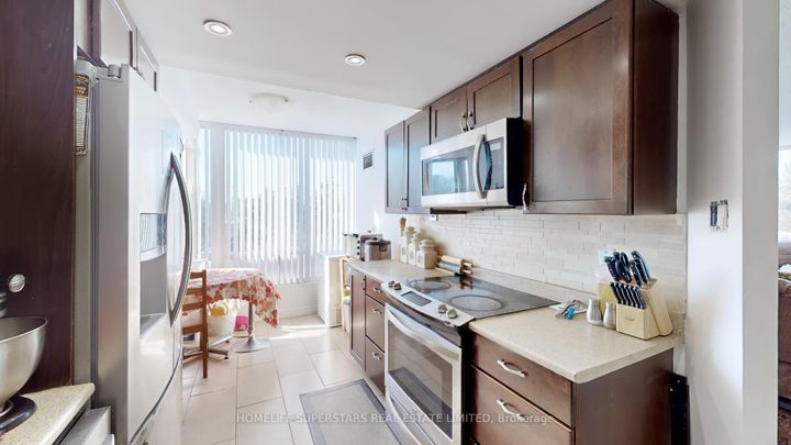 Photo 12 at #301 - 26 Hanover Road, Queen Street Corridor, Brampton