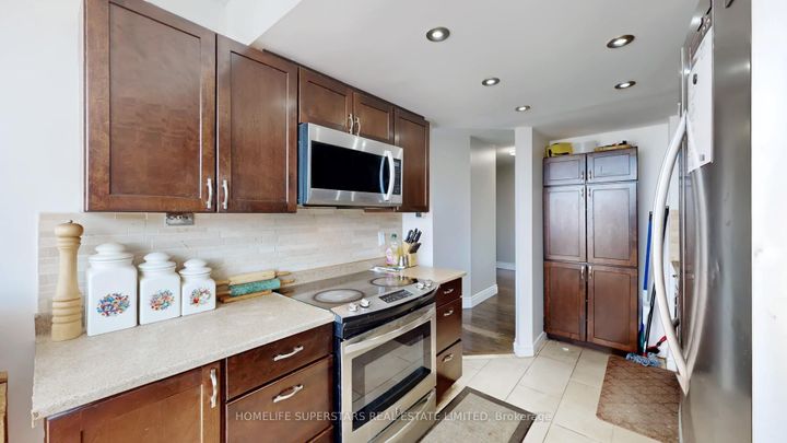 Photo 13 at #301 - 26 Hanover Road, Queen Street Corridor, Brampton