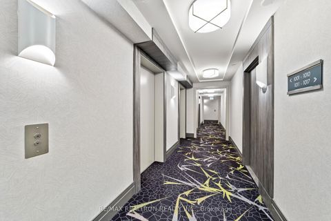 Photo 4 at 1001 - 10 Gatineau Drive, Beverley Glen, Vaughan